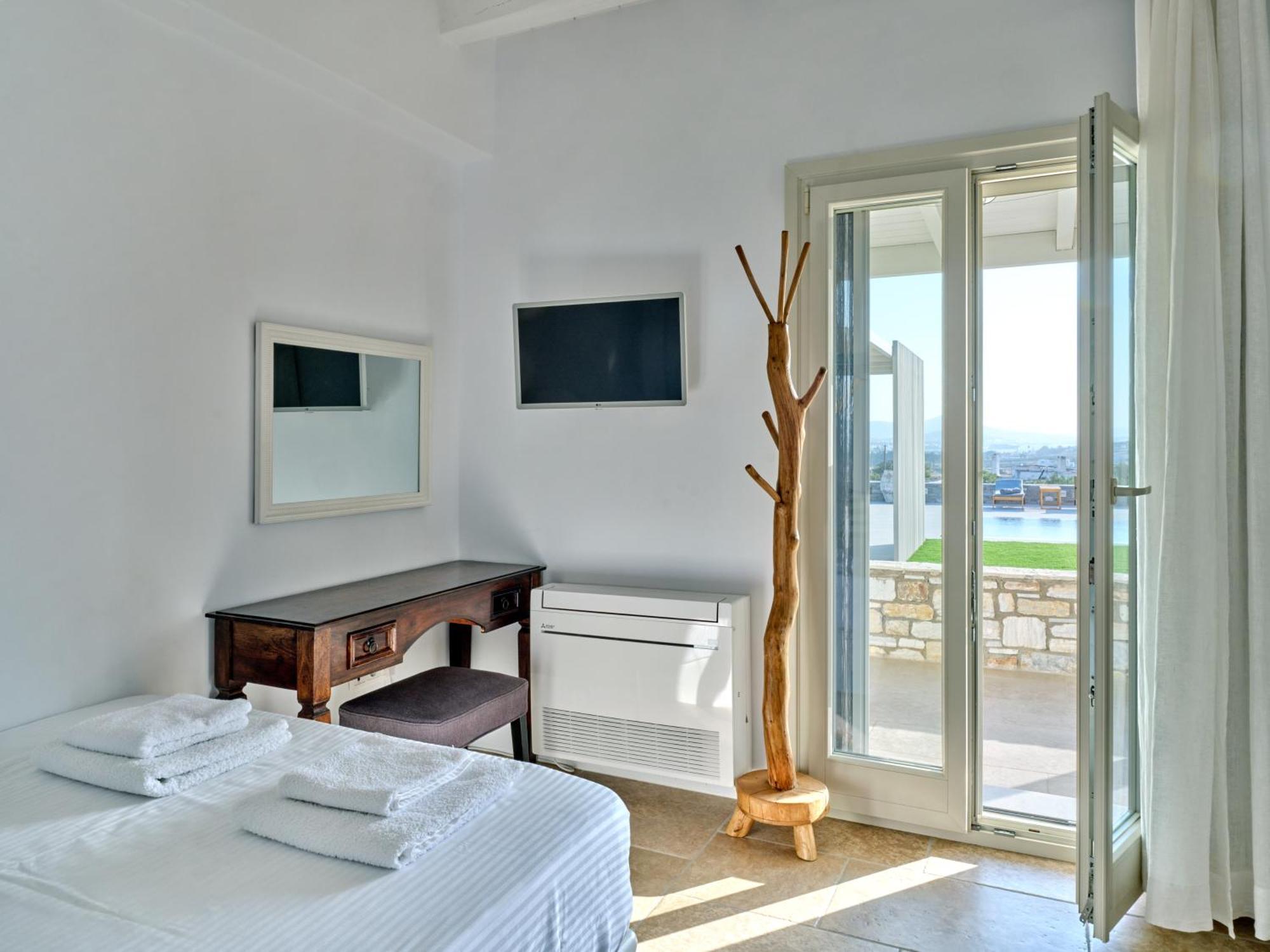 Villa Leo - Unique & Calm Páros Dış mekan fotoğraf