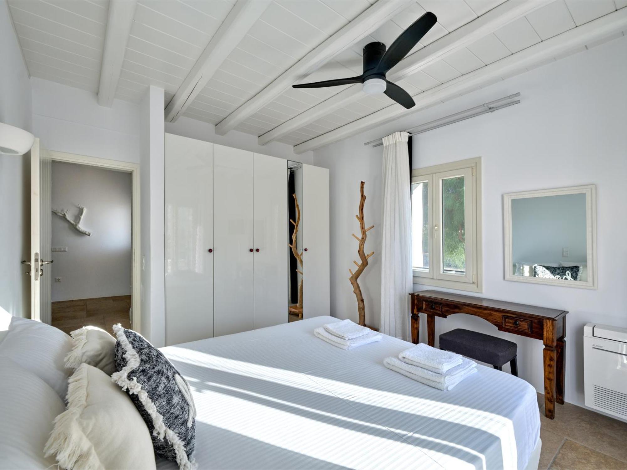 Villa Leo - Unique & Calm Páros Dış mekan fotoğraf